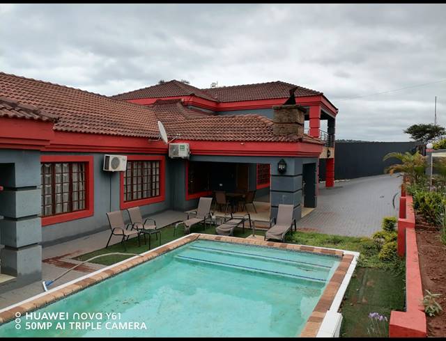 1,200M² GUESTHOUSE FOR SALE IN THOHOYANDOU RURAL